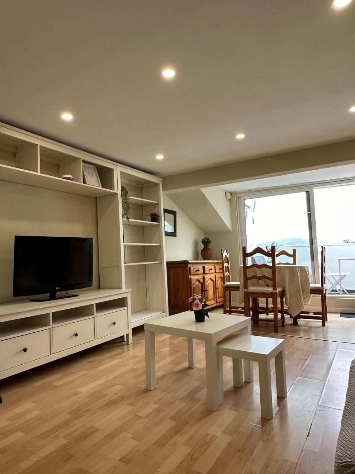 Piso Centrico Con Terraza Apartamento *